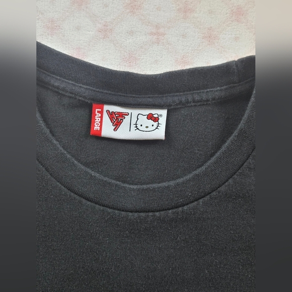 Hypland x Hello Kitty Crew Neck Graphic Tee | Size Large | Rare Collab - Picture 4 of 6
